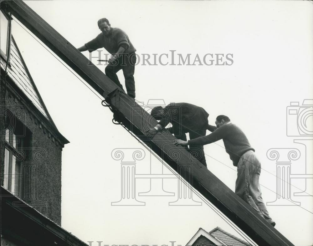 1965 Press Photo John Wagner in Fireman&#39;s Custody - Historic Images