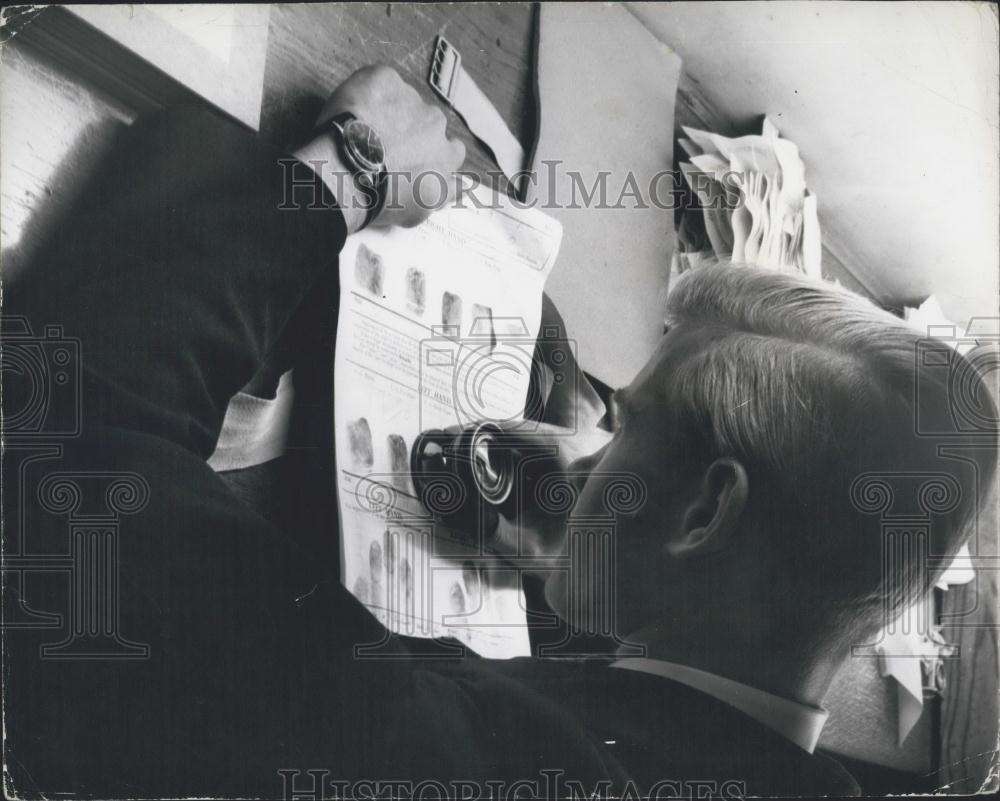 Press Photo Scotland Yard Police, Fingerprint Room, London England - Historic Images