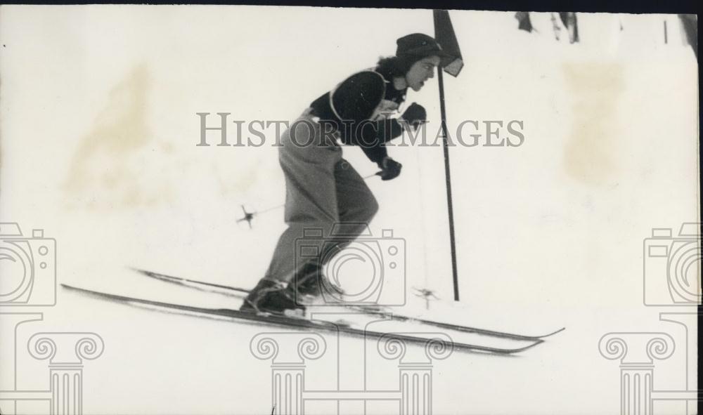 1949 Press Photo Isabel Roe (Great Britain) at St. MoritzOlympics - Historic Images