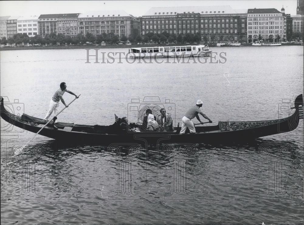 Press Photo Gondolas in Hamburg/West Germany During "Alster Entertainment" Fest - Historic Images