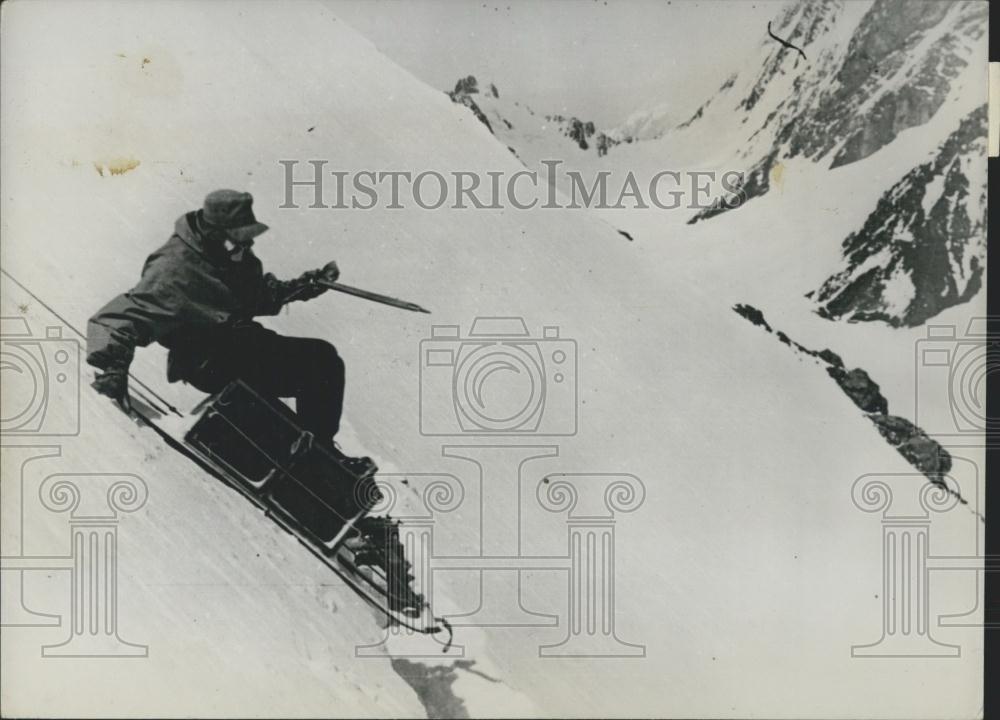 Press Photo Sled Made By Empty Supply Box For Snowfall - Historic Images