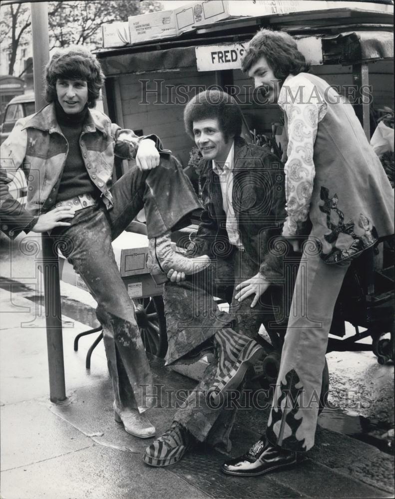 1971 Press Photo John Kane, John Lee and Mel Nochan of &quot;New World&quot; of Australia - Historic Images