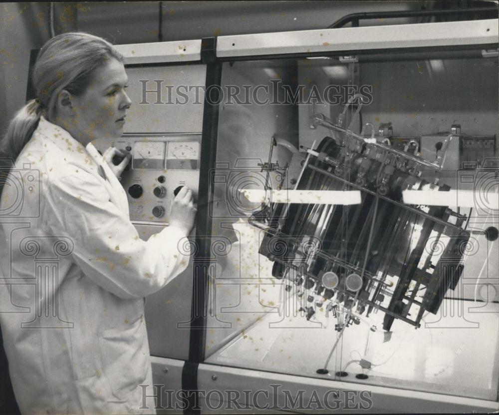 1969 Press Photo Enzyme Technology Research At University College - Historic Images