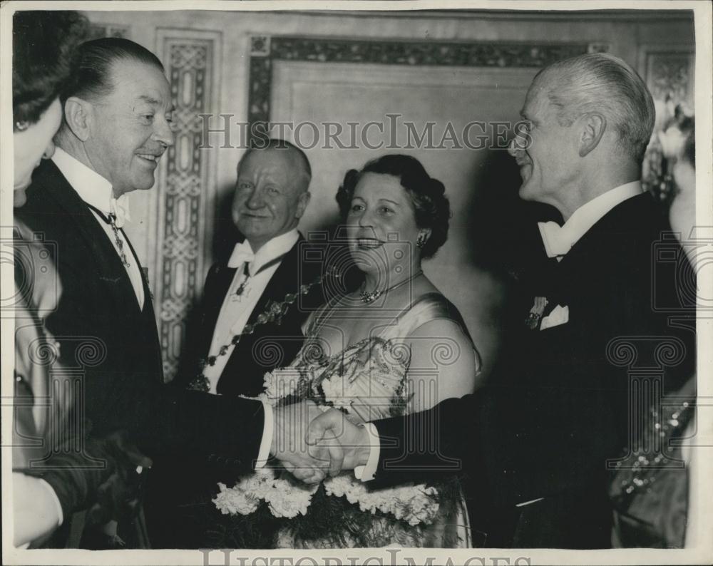 1954 Press Photo Colonel Norman After Bail Release Defense Minister - Historic Images