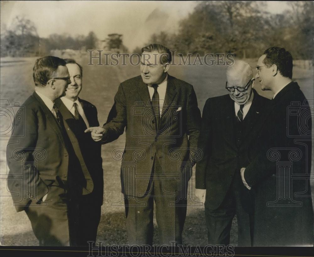 1967 Press Photo Foreign Financial Ministers at Chequers - Historic Images