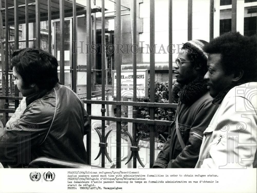 1984 Press Photo Asylum seekers spend much time with administrative formalities - Historic Images