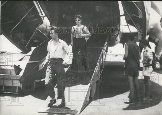 1954 Press Photo First Globe Master aircraft to Arrive in Indo China - Historic Images