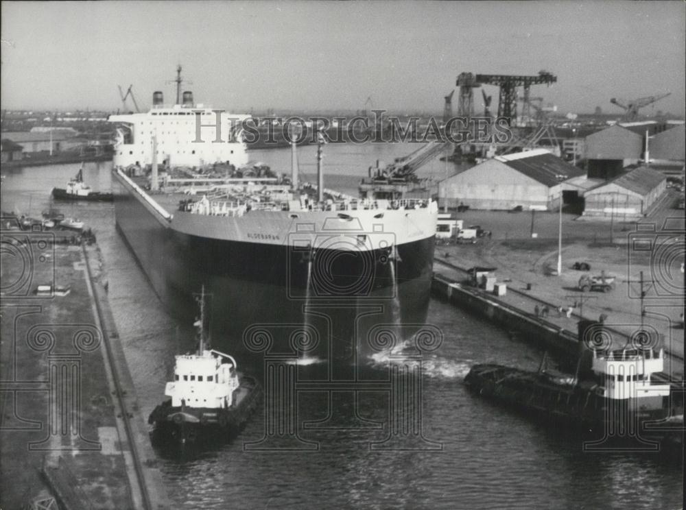 1965 Press Photo France&#39;s biggest tanker , &quot; Alderaban&quot; - Historic Images