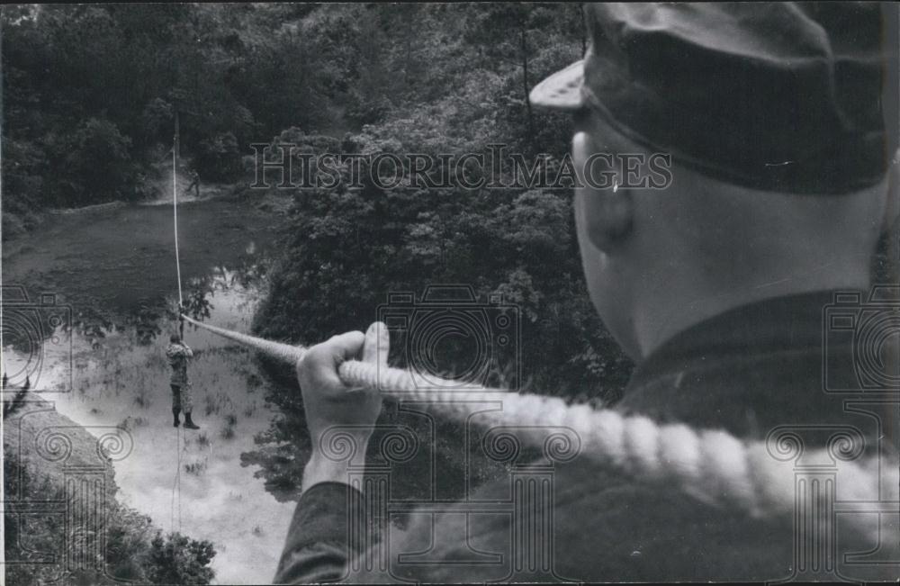Press Photo A method of getting a squad across a ravine - Historic Images