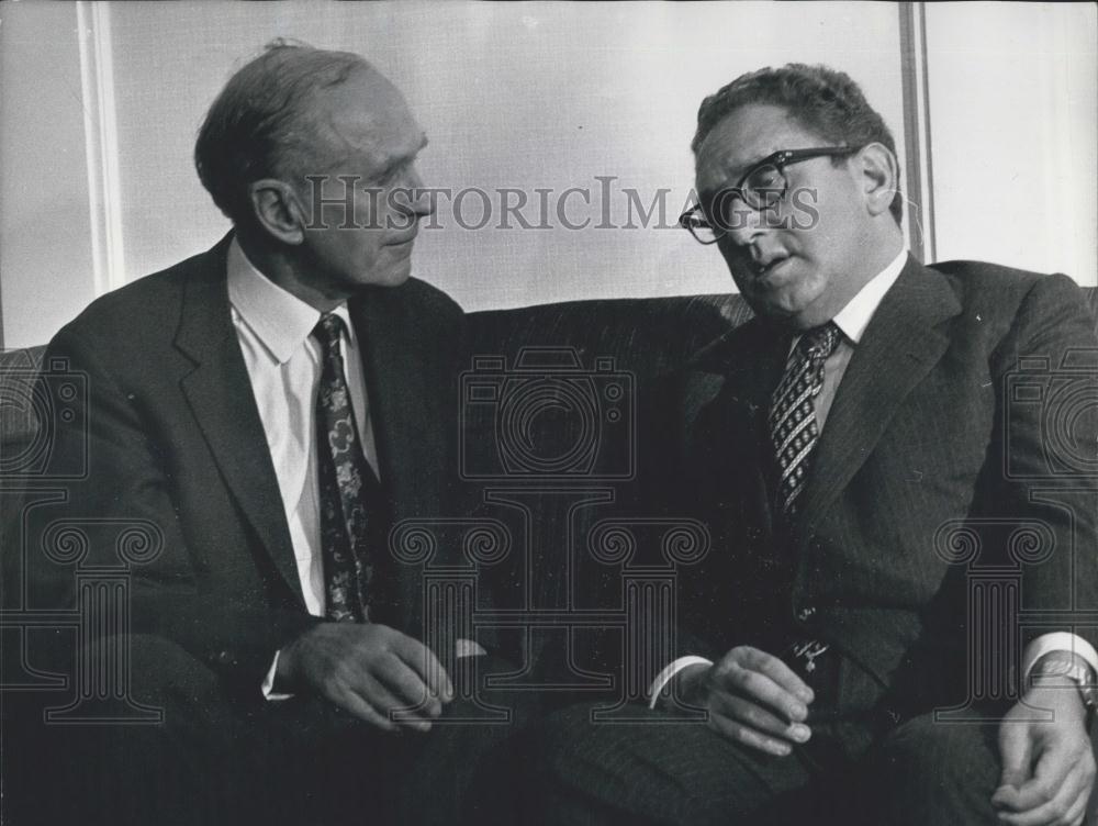 1973 Press Photo Secretary of State Henry Kissinger meets Sir Alec Douglas Home - Historic Images
