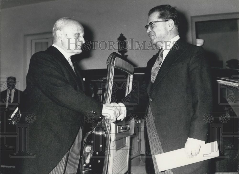 Press Photo Mr. Pipinellis & Premier Mr. Kollias - Historic Images