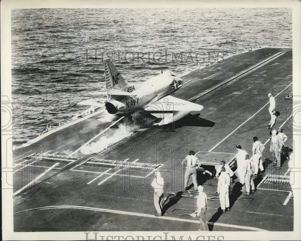 1961 Press Photo U.S. Navy Skyhawk, light attack bomber - Historic Images