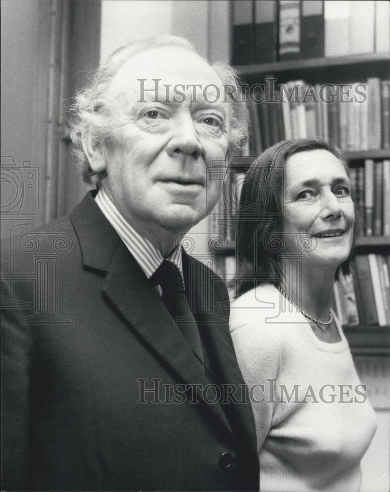 1975 Press Photo Rober Russell Race&amp; wife Ruth Sanger blood research scientists - Historic Images