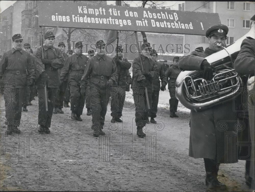 1959 Press Photo Demonstration in East-Berlin - Historic Images