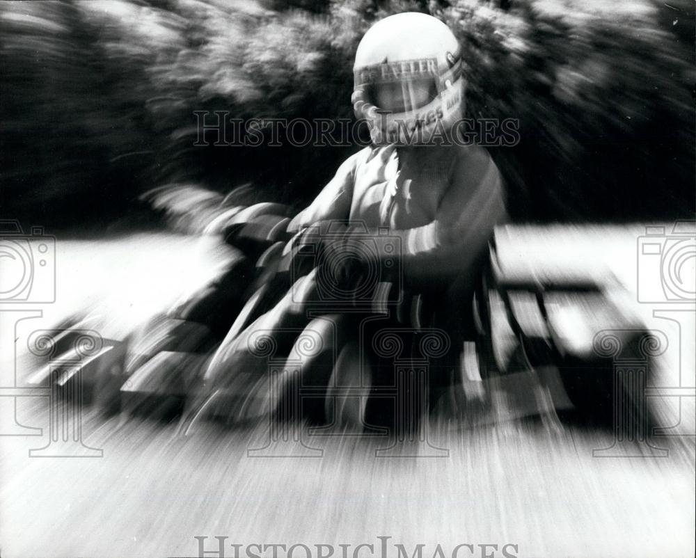 Press Photo Dave Hunt Driving Go Cart Brother Of Formula One Driver James - Historic Images