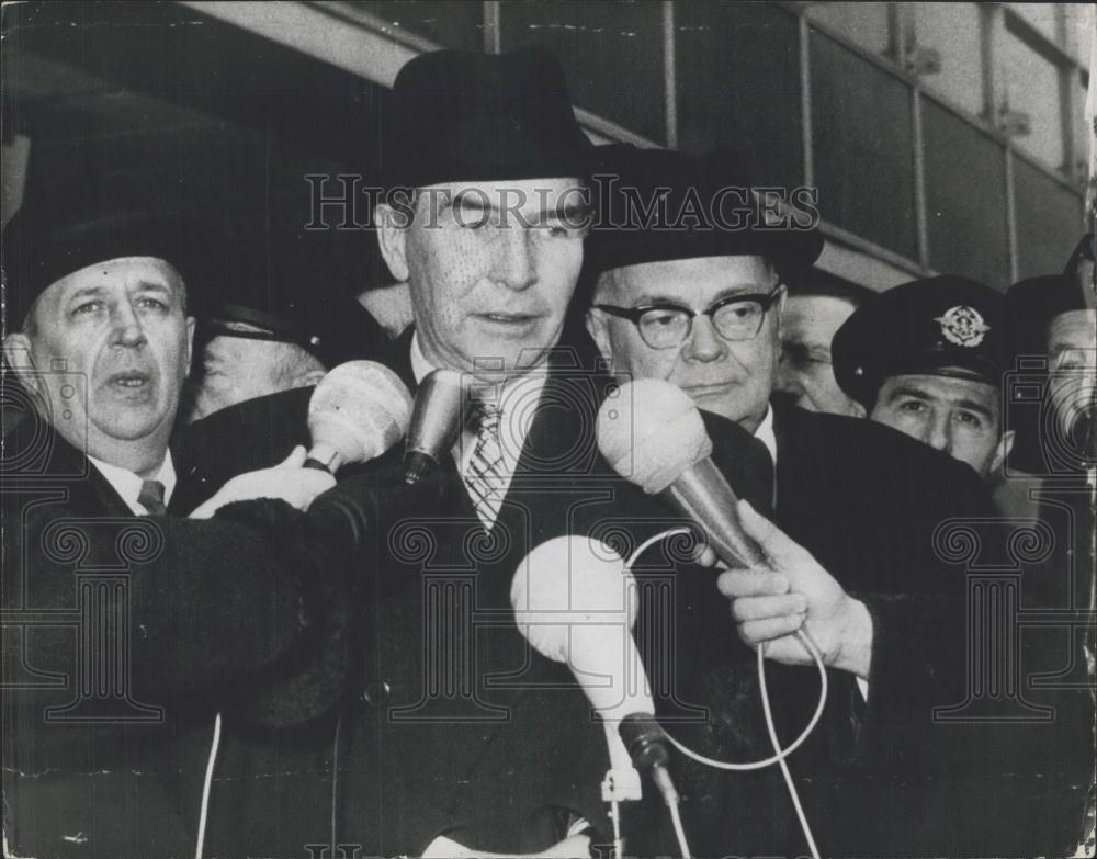 1965 Press Photo Poland's Foreign Minister Arrives in Brussels for Talks - Historic Images