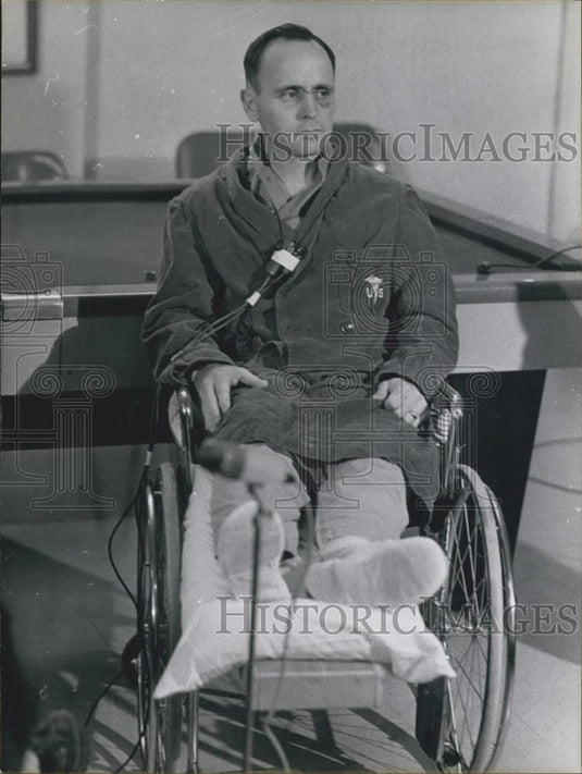 1968 Press Photo Capt. Haug in hospital after B-52 Crash in Thule - Historic Images