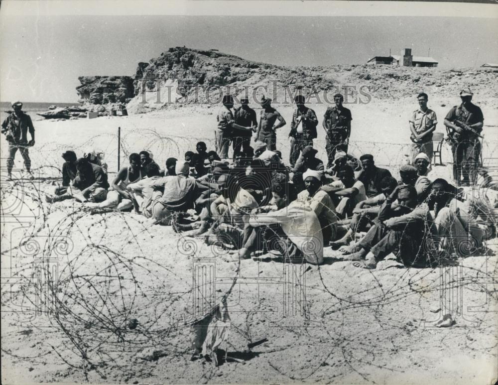 1967 Press Photo Arab prisoners pictured at Sharm el Sheikh - Historic Images