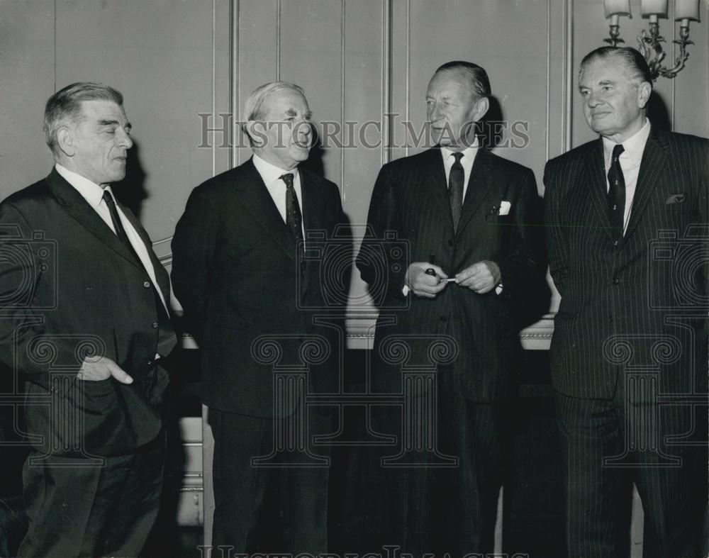 1970 Press Photo Dock Strike Inquiry Court Four Man Team Lord Pearson - Historic Images