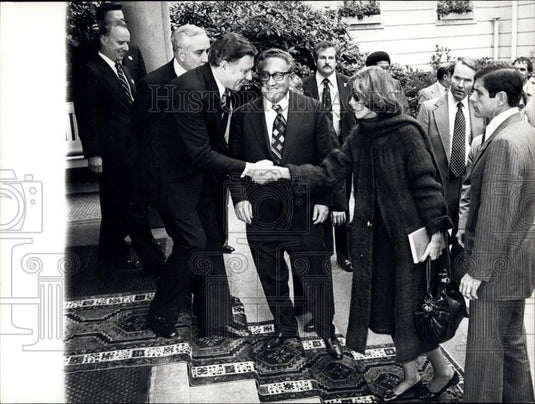 1976 Press Photo Arrival Of The American Delegation At The Zurich Grand Hotel"" - Historic Images