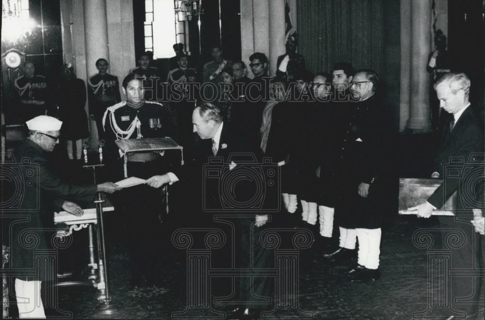 1975 Press Photo U.S. Ambassador Mr. William B. Saxbe - Historic Images