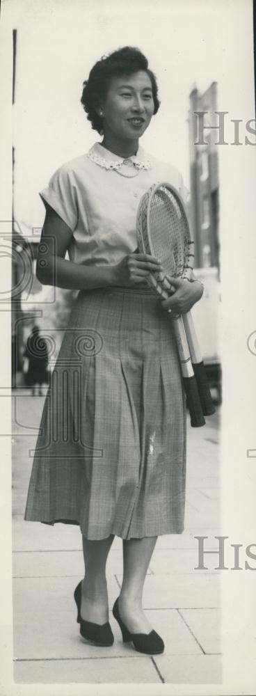 1954 Press Photo Japanese lawn tennis star Sachiko kamo - Historic Images