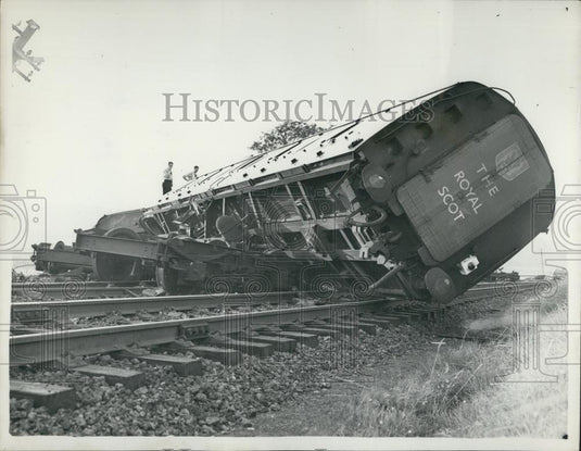 1953 Press Photo "Royal Scot" Derailed. Crash Near Glasgow - Historic Images