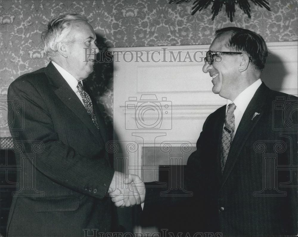 1974 Press Photo Maltese Prime Minister . Dom Mintoff & Mr. Harold Wilson - Historic Images