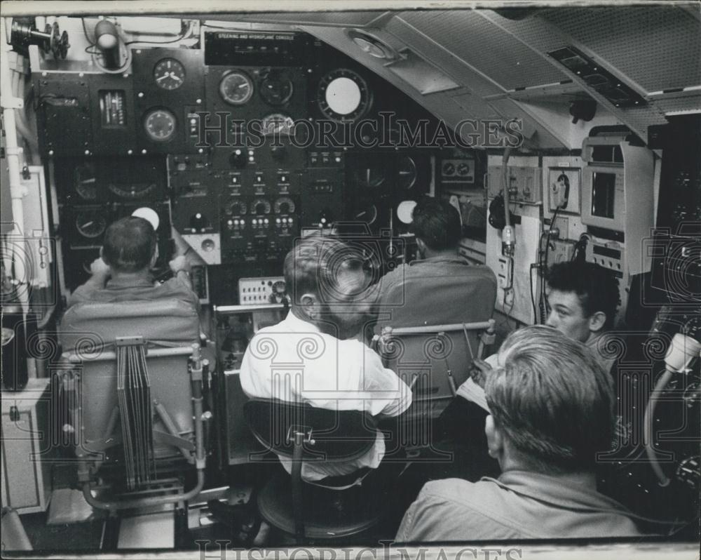 Press Photo Control Room Aircraft Type Steering System Dreadnought London - Historic Images
