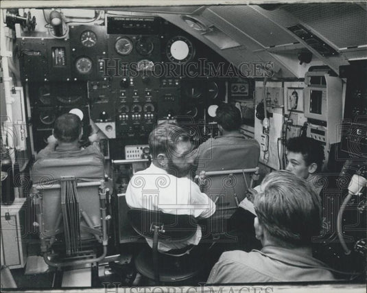 Press Photo Control Room Aircraft Type Steering System Dreadnought London - Historic Images