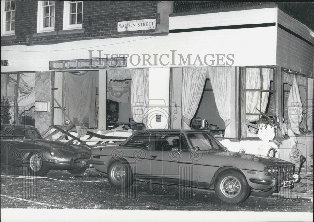1975 Press Photo The Walton Restaurant In Chelsea Which Was Bombed By Terrorists - Historic Images