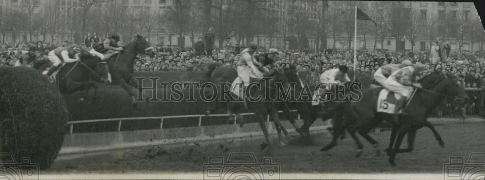 1956 Press Photo Quo Vadis Wins The Prix of the President Of Republic-Autueil - Historic Images