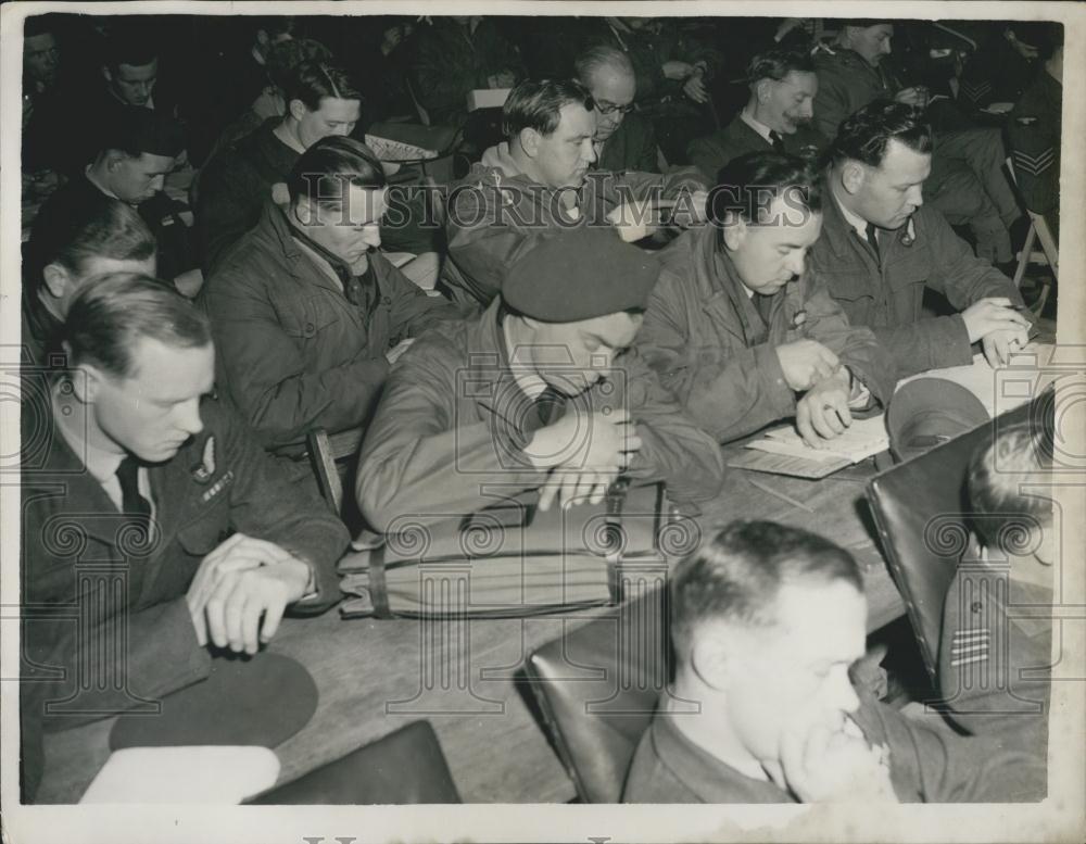 Press Photo Exercise "Jungle King": Canberras - Historic Images