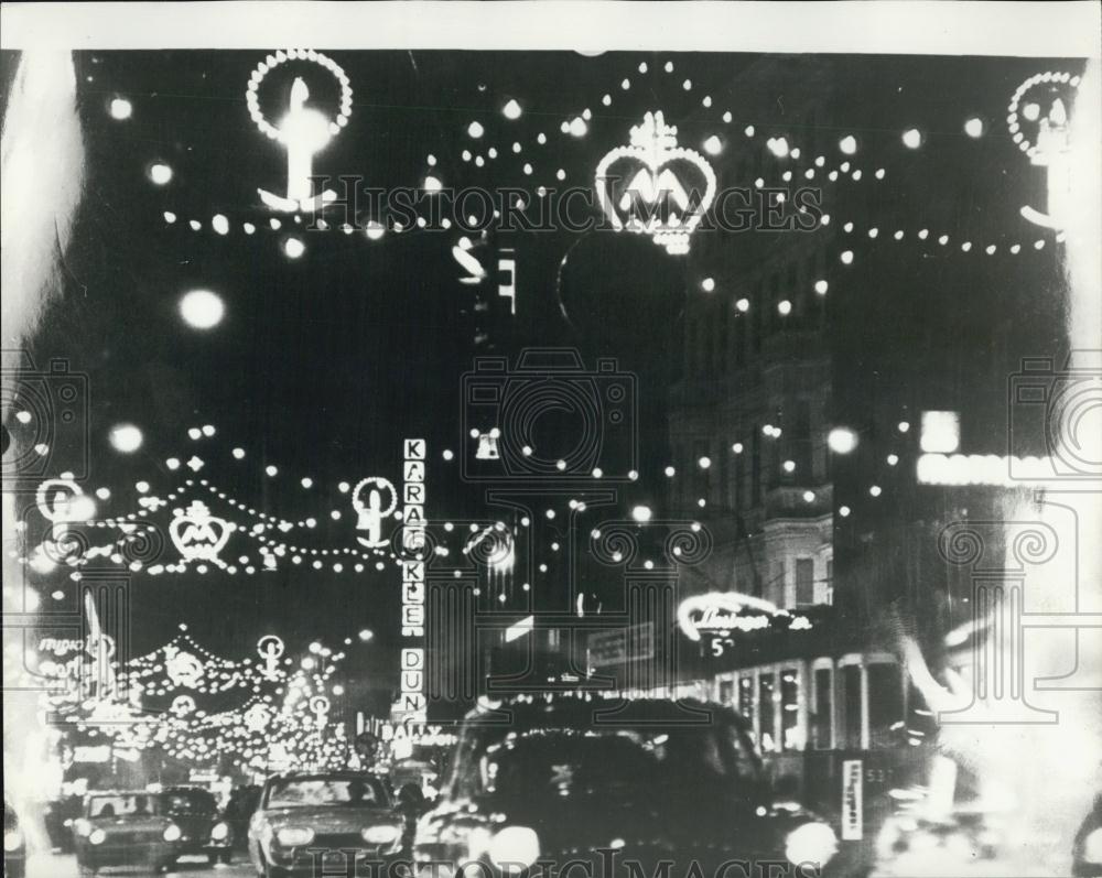 1968 Press Photo Christmas illuminations in one of Vienna's main streets. - Historic Images