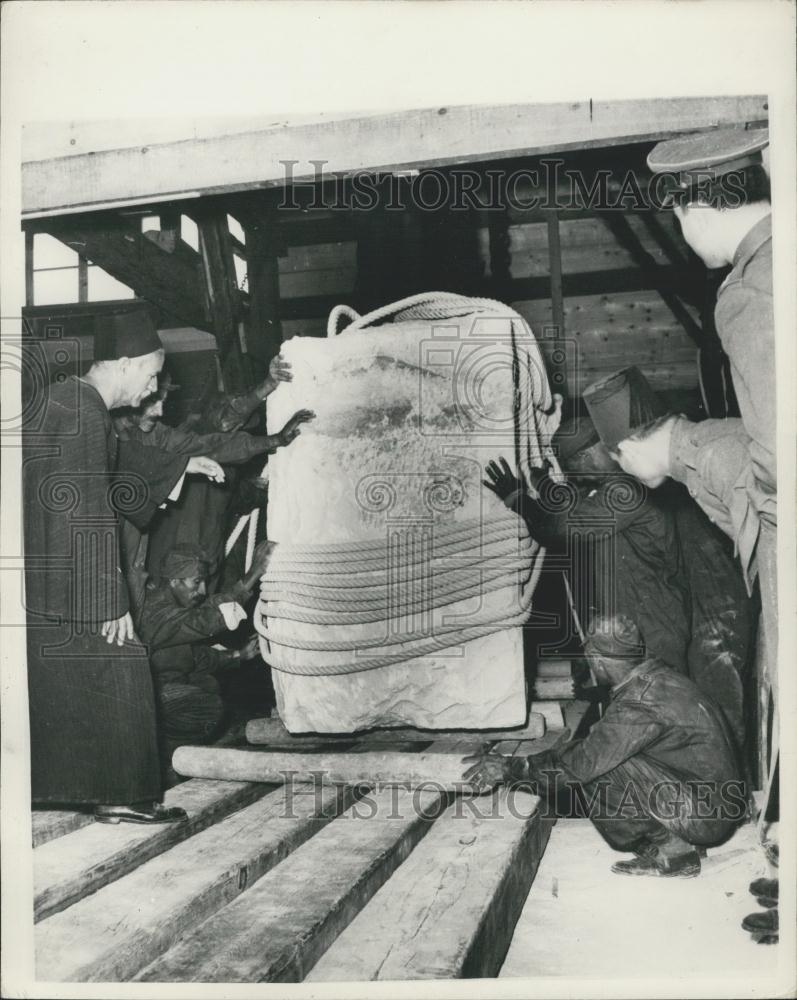 1954 Press Photo &#39;&#39;Sun Boat&#39;&#39; of Cheops Moving 1st Lime Stone-Pyramid at Giza - Historic Images