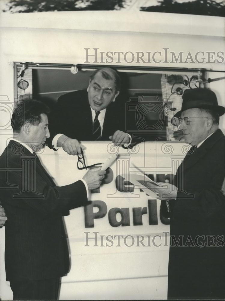 Press Photo MP for Seine District Robert Andre Vivien - Historic Images