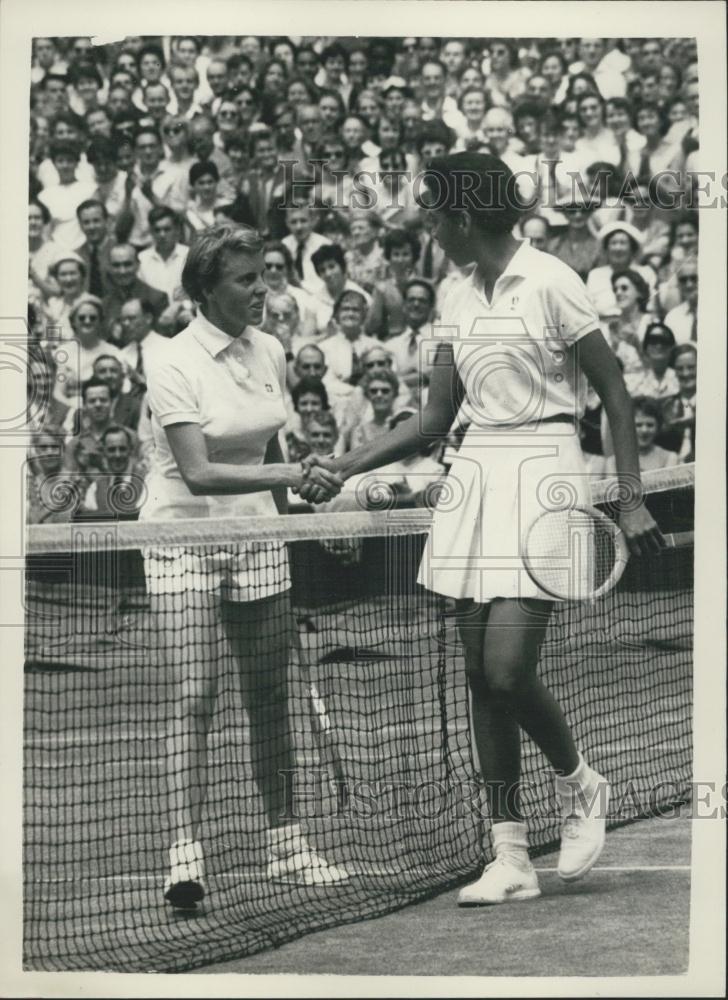 1958 Press Photo Wimbledon Semi-Finals Match Althea Gibson Ann Haydon - Historic Images