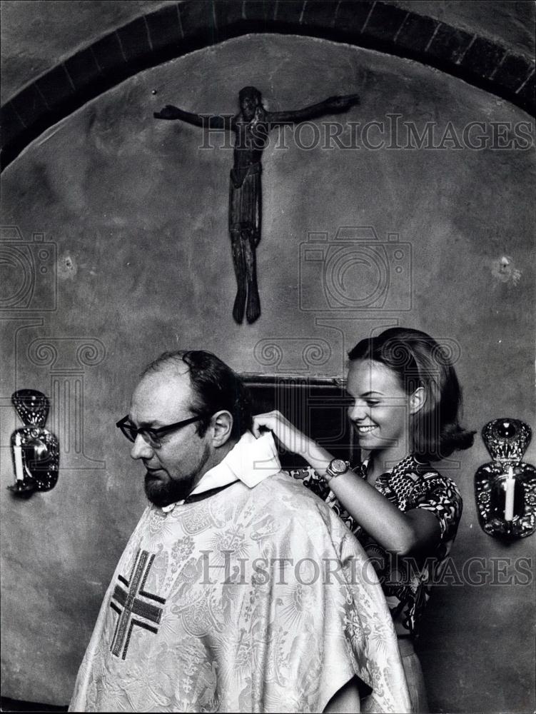 Press Photo Reverend Bengt Angstrom, Viveka Anderberg, Fresta Church, Sweden - Historic Images