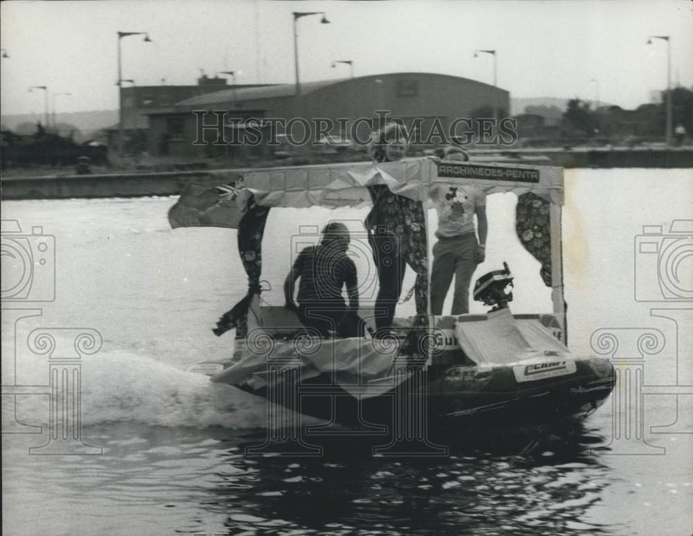 1972 Press Photo 4 Post Bed Set Sail On Channel To Calais Crossing In Thames - Historic Images