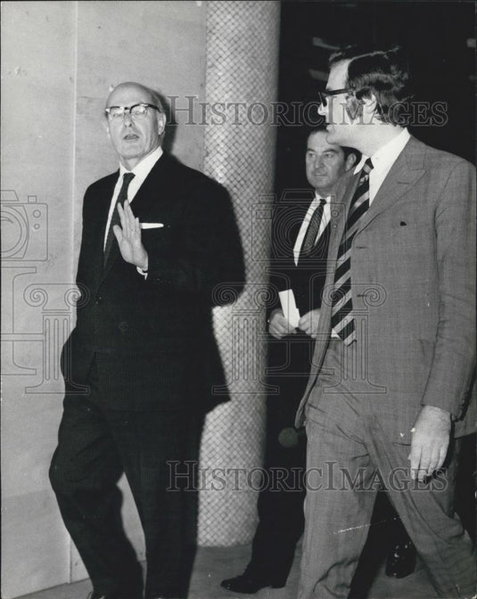 1971 Press Photo NPA Director Frank Rogers Entering Union Meeting Fleet Street - Historic Images
