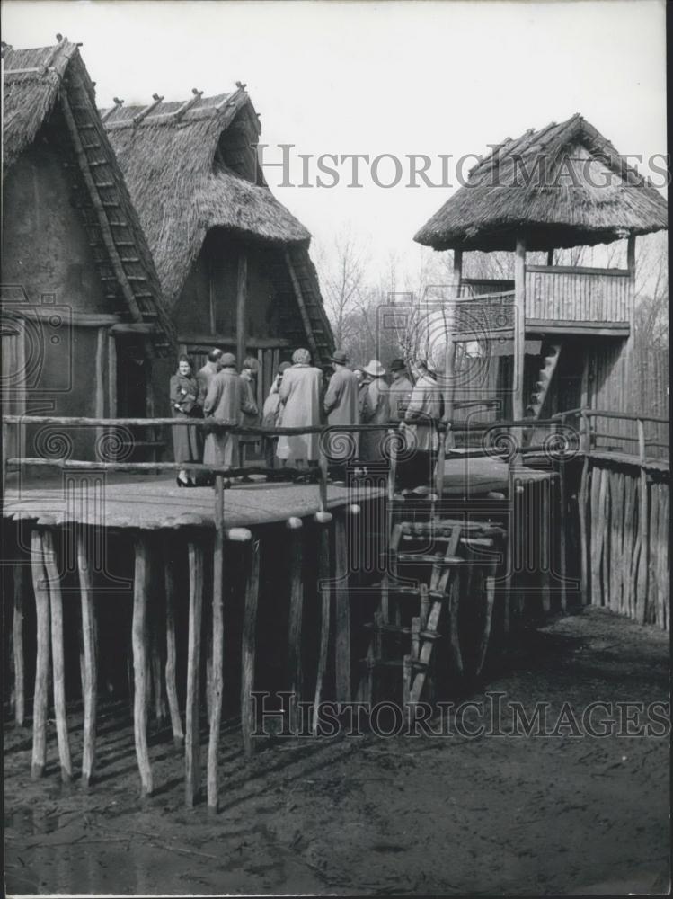 1956 Press Photo old-pile work on the Bodensee in Germany - Historic Images