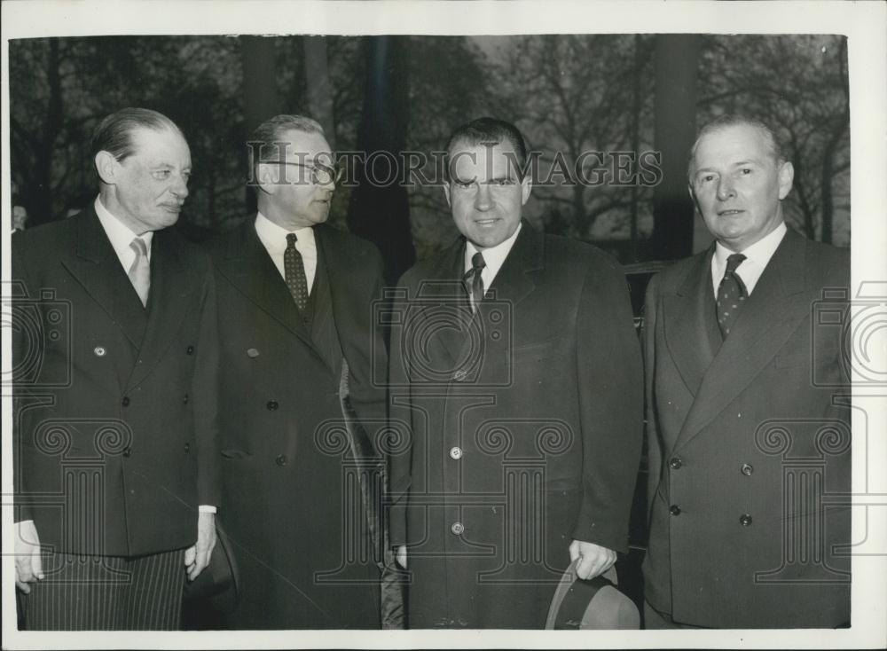 1958 Press Photo US VP Richard Nixon,Sir Campbell Stuart, John Hay Whitney, - Historic Images