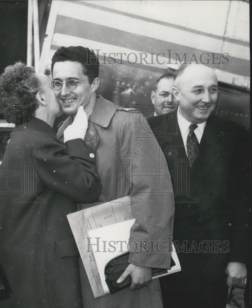 Press Photo Lieutenant John Perrin Freed 157 Days Captivity Moroccan Rebels - Historic Images