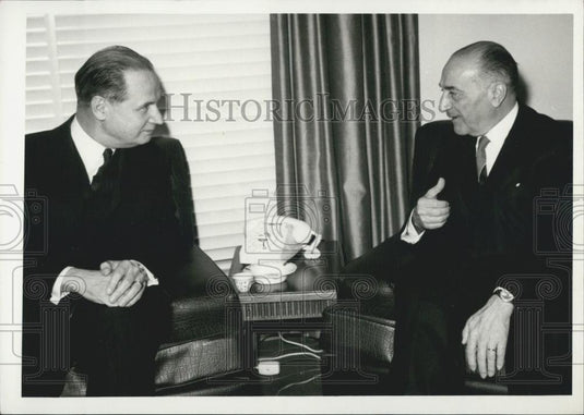 Press Photo Jordanian Premier Bahjat Talhoun talking to UN Middle East envoy Dr. - Historic Images