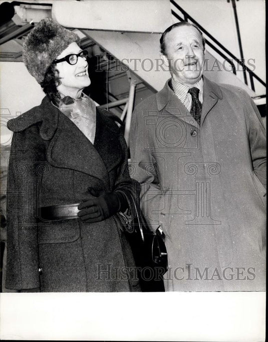 1973 Press Photo Lady Tweedsmuir & Mr. Stodart, Minister of State for Agri - Historic Images