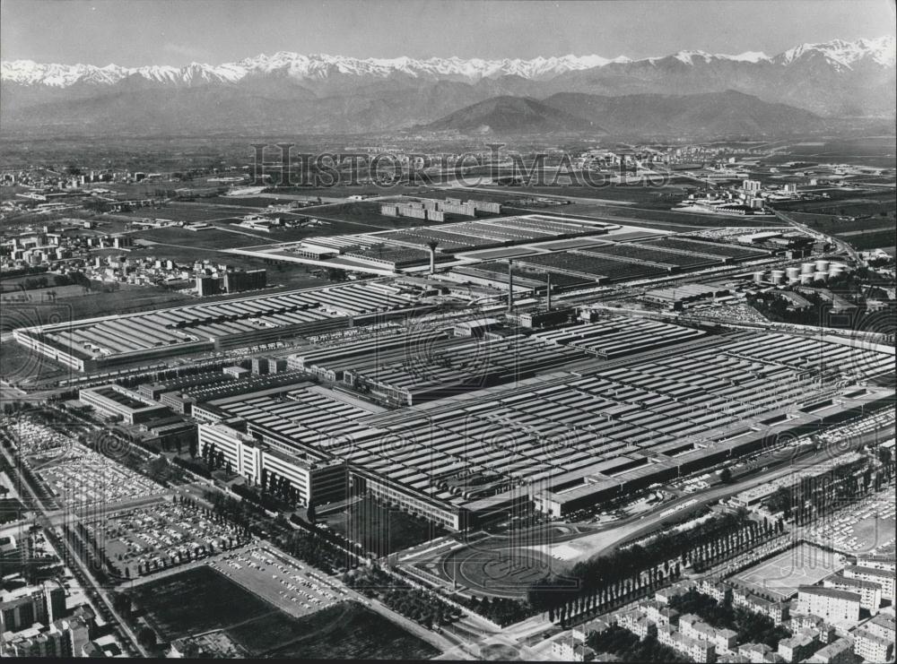 Press Photo Fiat "Mirafiori" Car Complex in Turin - Historic Images