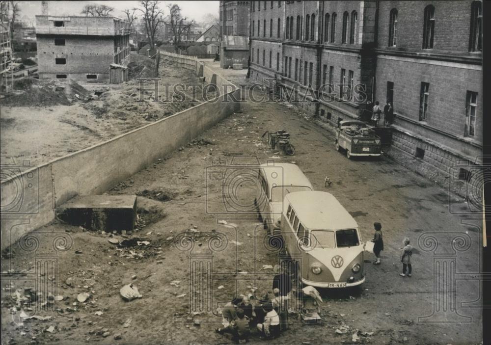 Press Photo A solid concrete wall has been built in Trier, Germany - Historic Images