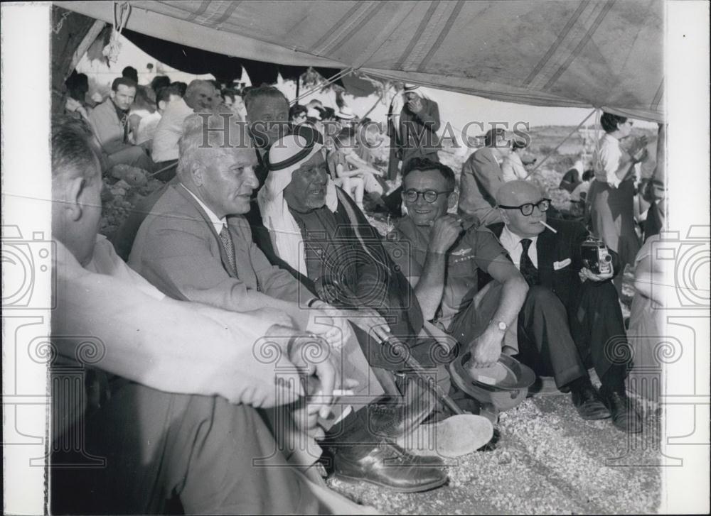 Press Photo Druze dignitaries with Jewish guests - Historic Images