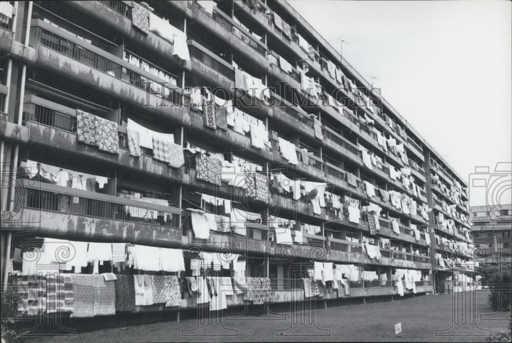 Press Photo Big blocks of workers flats in the Akabane district of Tokyo. - Historic Images