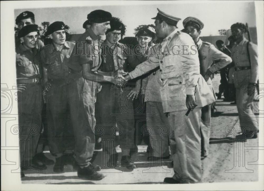 1954 Press Photo British Troops leave Egypt - Historic Images